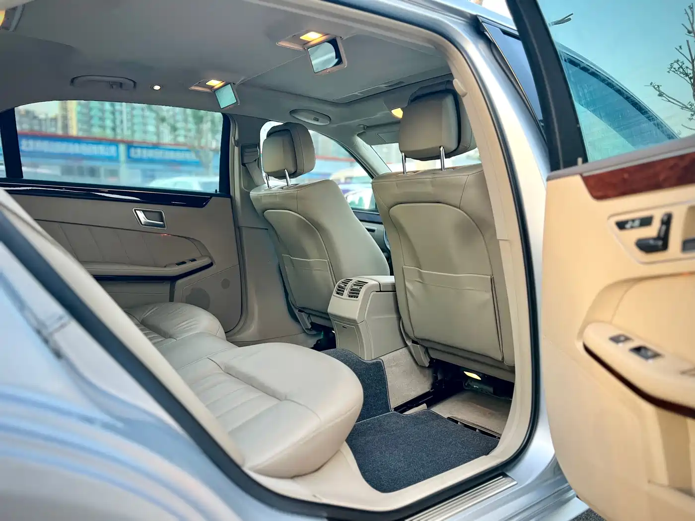 Mercedes-Benz E-Class 2011 E 300 L Elegance фото 30