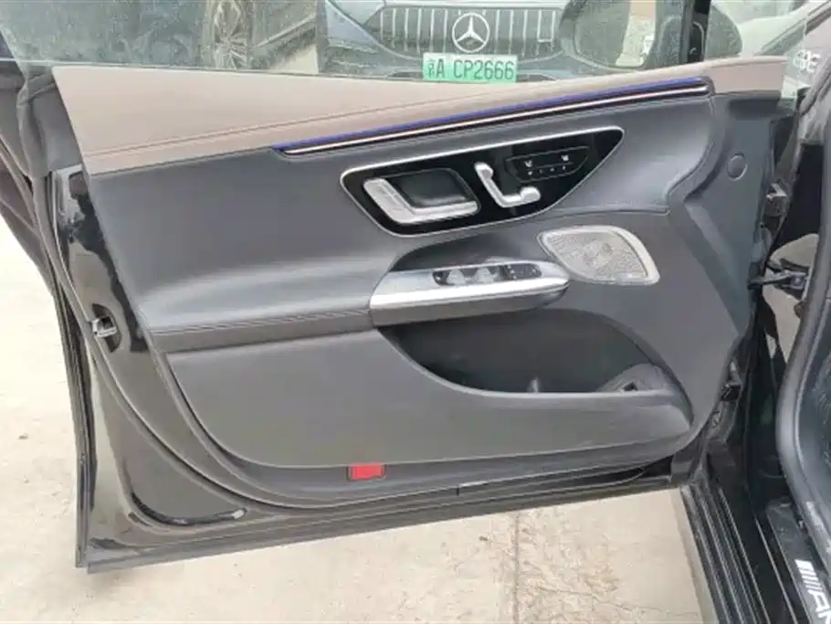 MERCEDES-BENZ EQE AMG