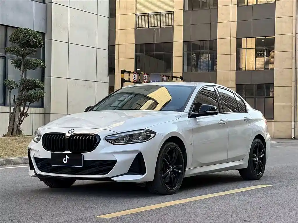 BMW 1 Series 2021 Facelift 125i M Sport Shadow Edition фото 2