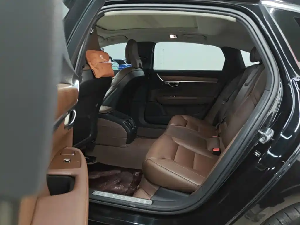 Photo 17 - Volvo S90