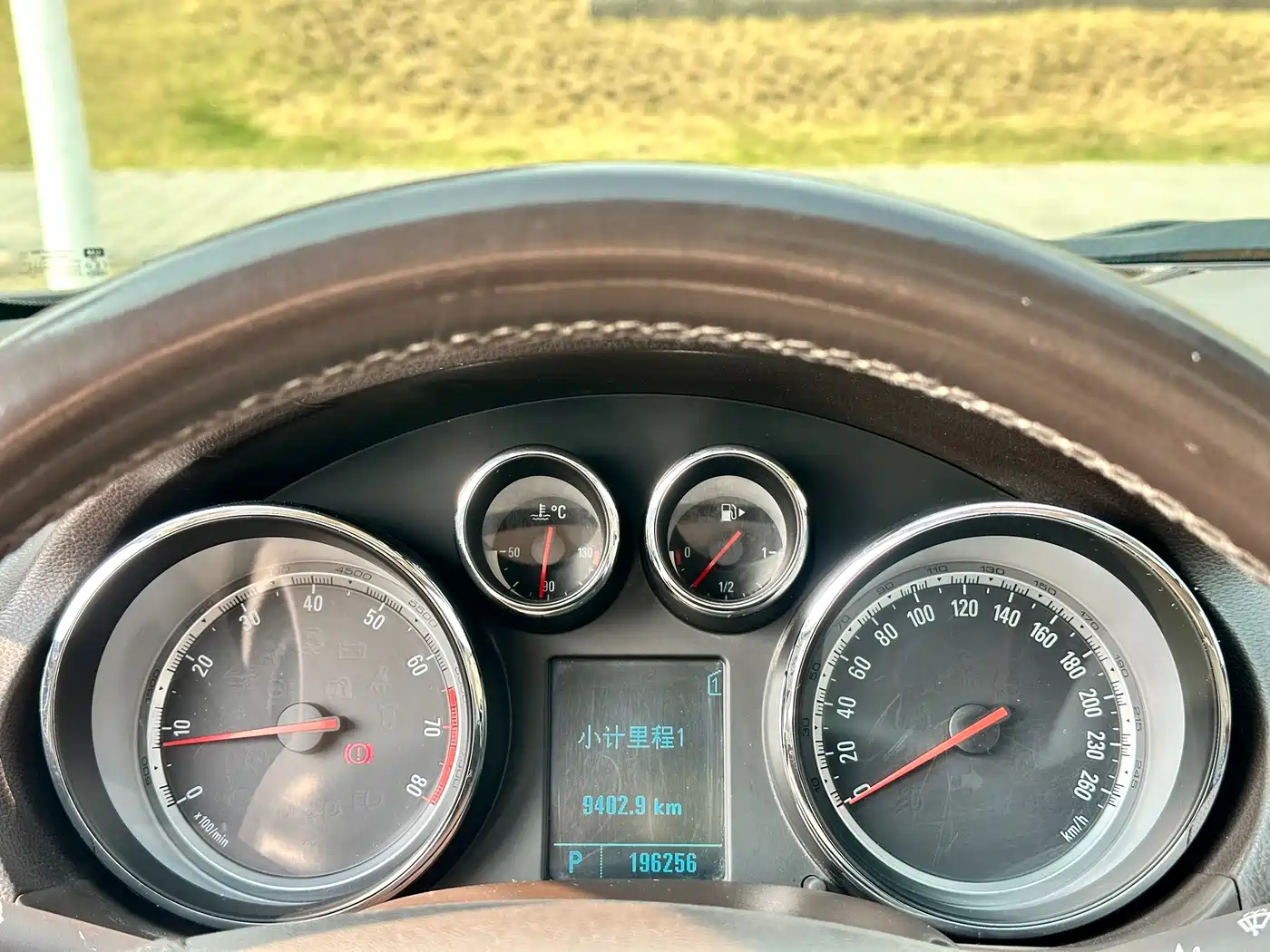Buick Regal 2010 2.0L Expo Edition фото 41