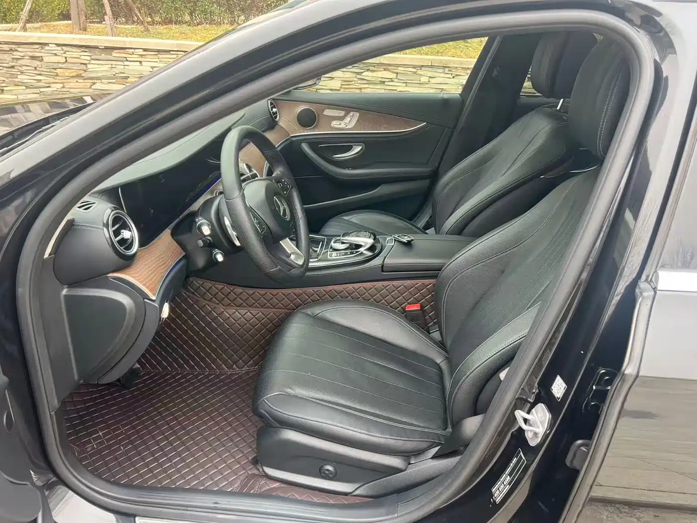 Mercedes-Benz E-Class 2017 E 300 L Luxury фото 9