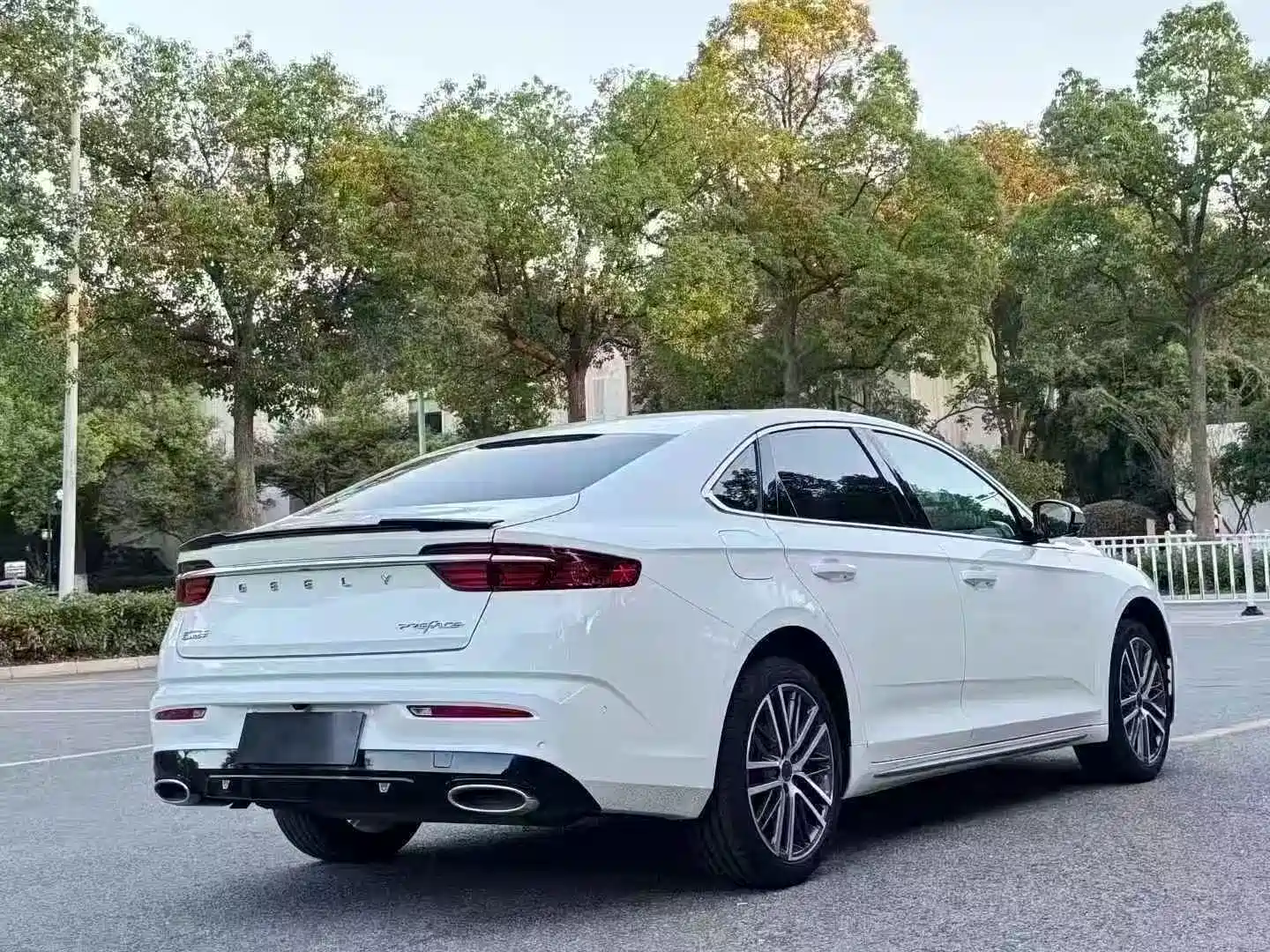 Фото 7 - Geely Preface