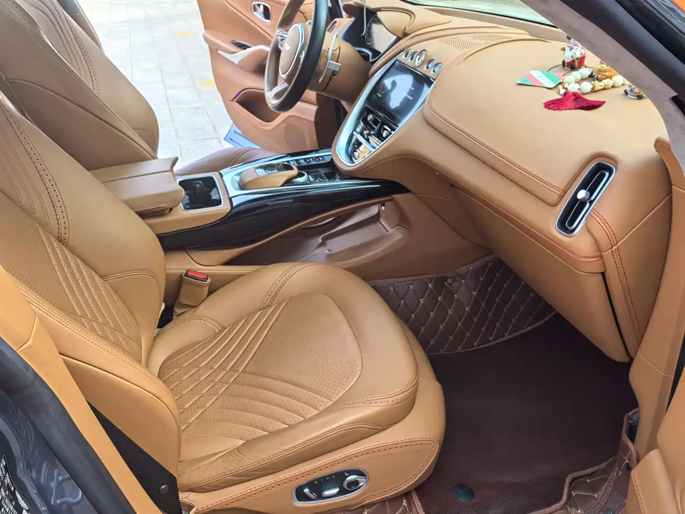 Aston Martin DBX 2021 2022 4.0T V8