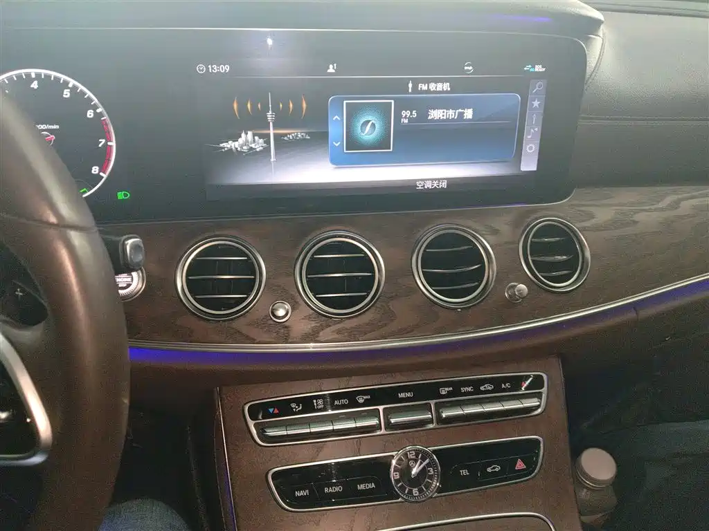 Mercedes-Benz E-Class 2020 E 260 L фото 13