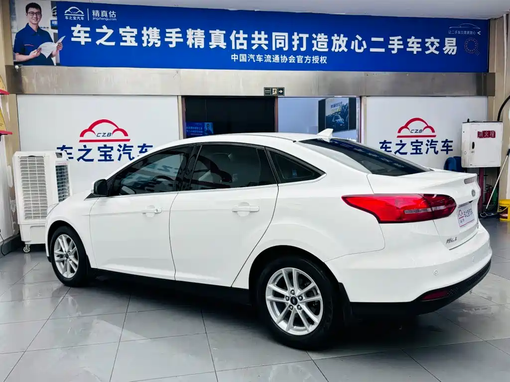 Photo 7 - Ford Focus