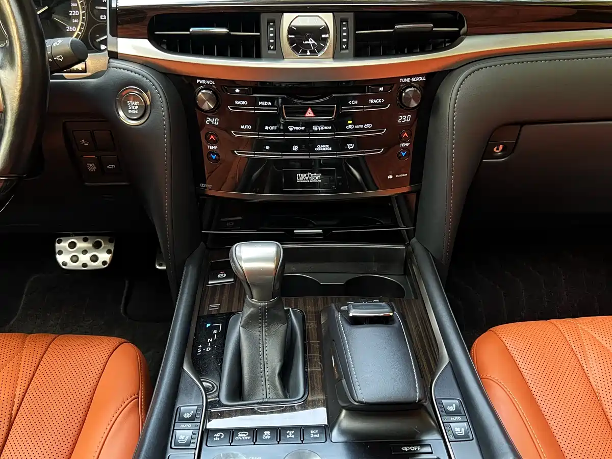 Lexus LX 2019 570 Peak Special Edition фото 9