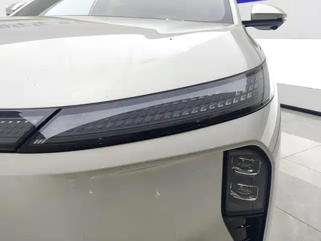 Dongfeng Aeolus L8 2025 Plug-in Hybrid — фото 5