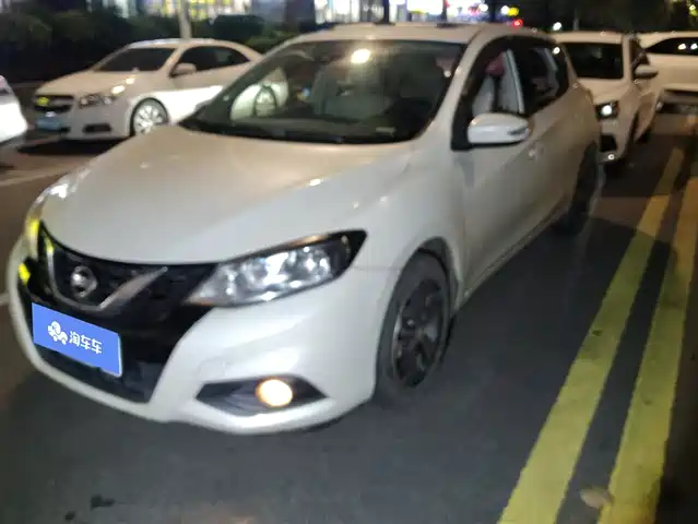 NISSAN TIIDA