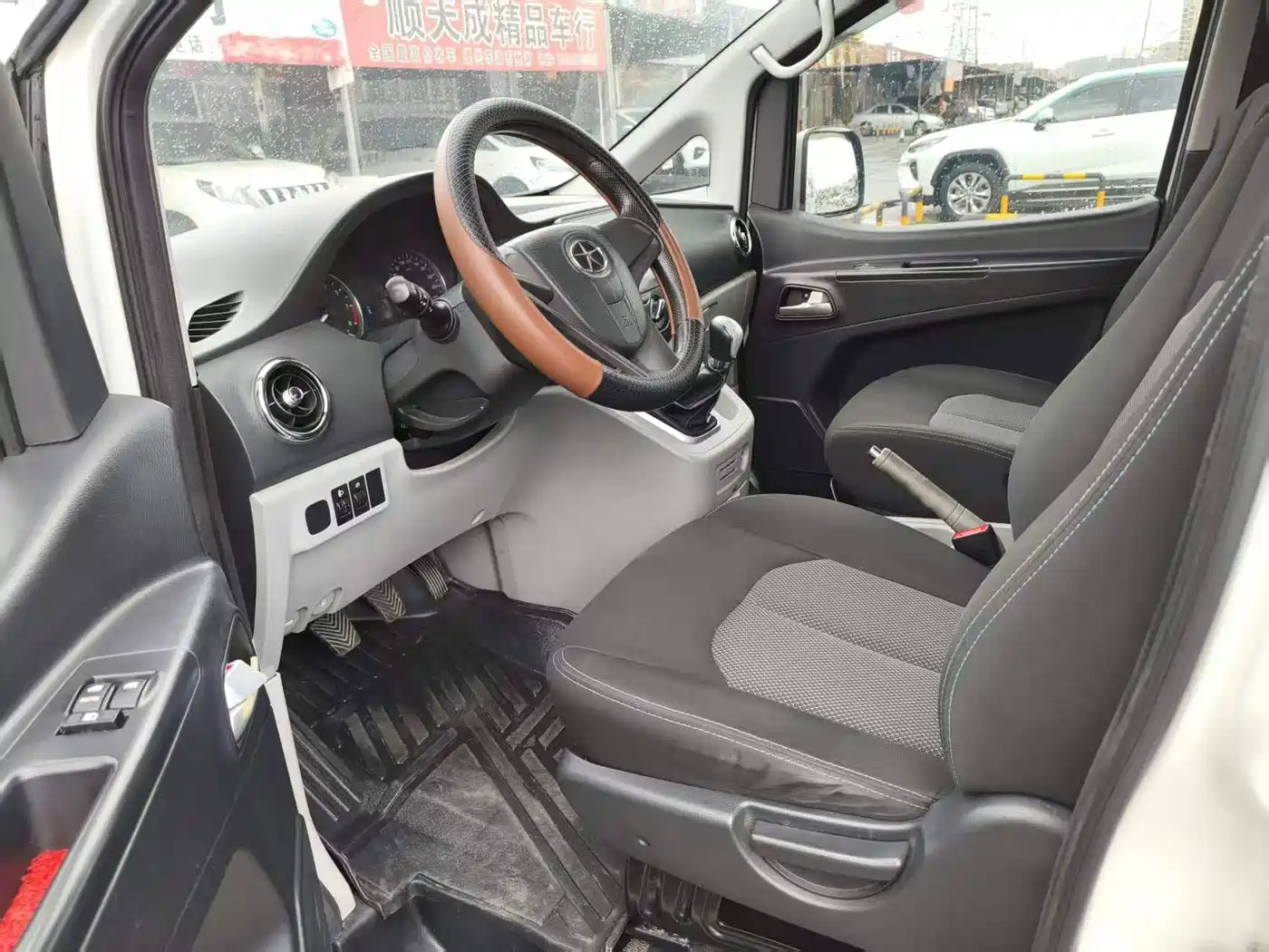 JAC Refine M3 2015 2015 Maker Edition 1.6L Luxury