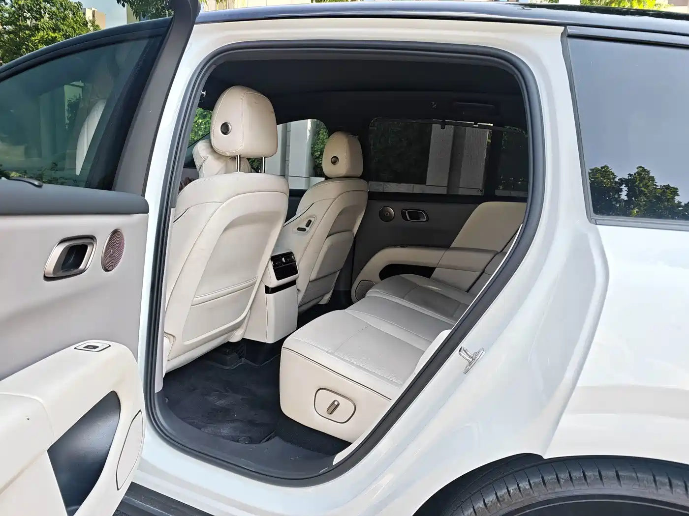 Li Auto i6 2026 2025 4WD Base Model