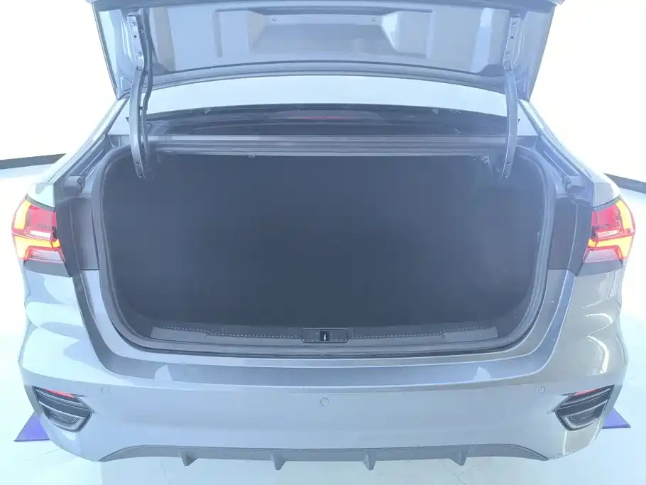 Фото 4 - Roewe i5
