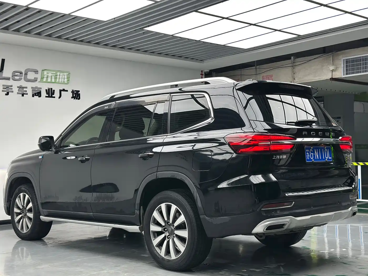 Roewe RX8 2018 2018 30T Internet-connected 2WD Ultimate Edition