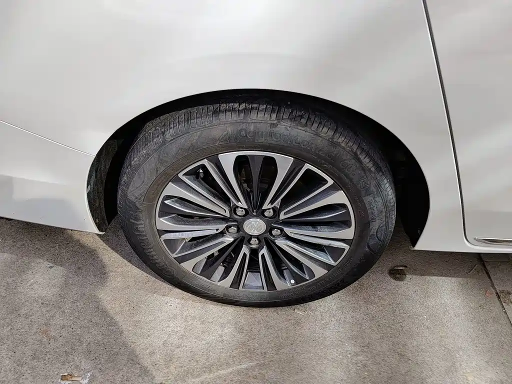Фото 25 - Buick GL8