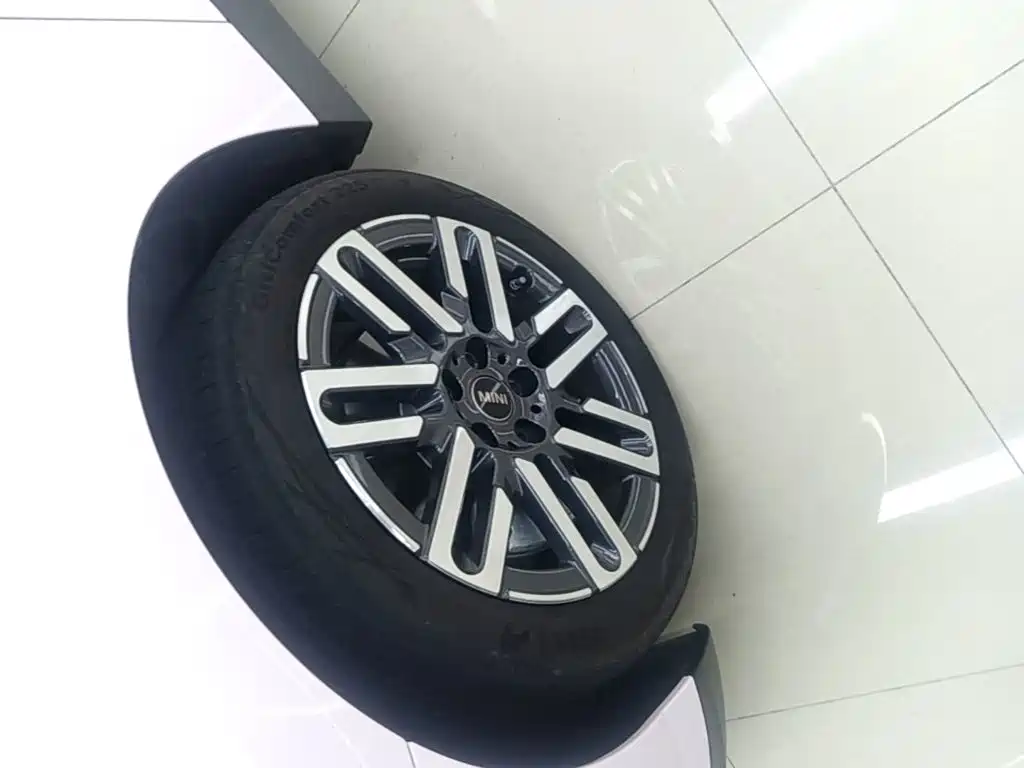 MINI Electric MINI COOPER 2025 2025 Facelift 466km COOPER E Classic Trim