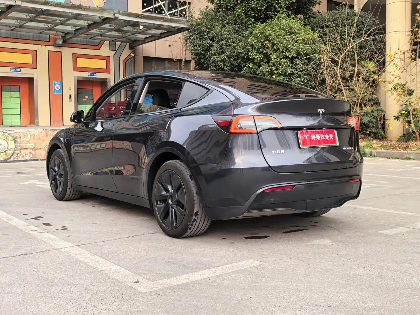 TESLA MODEL Y