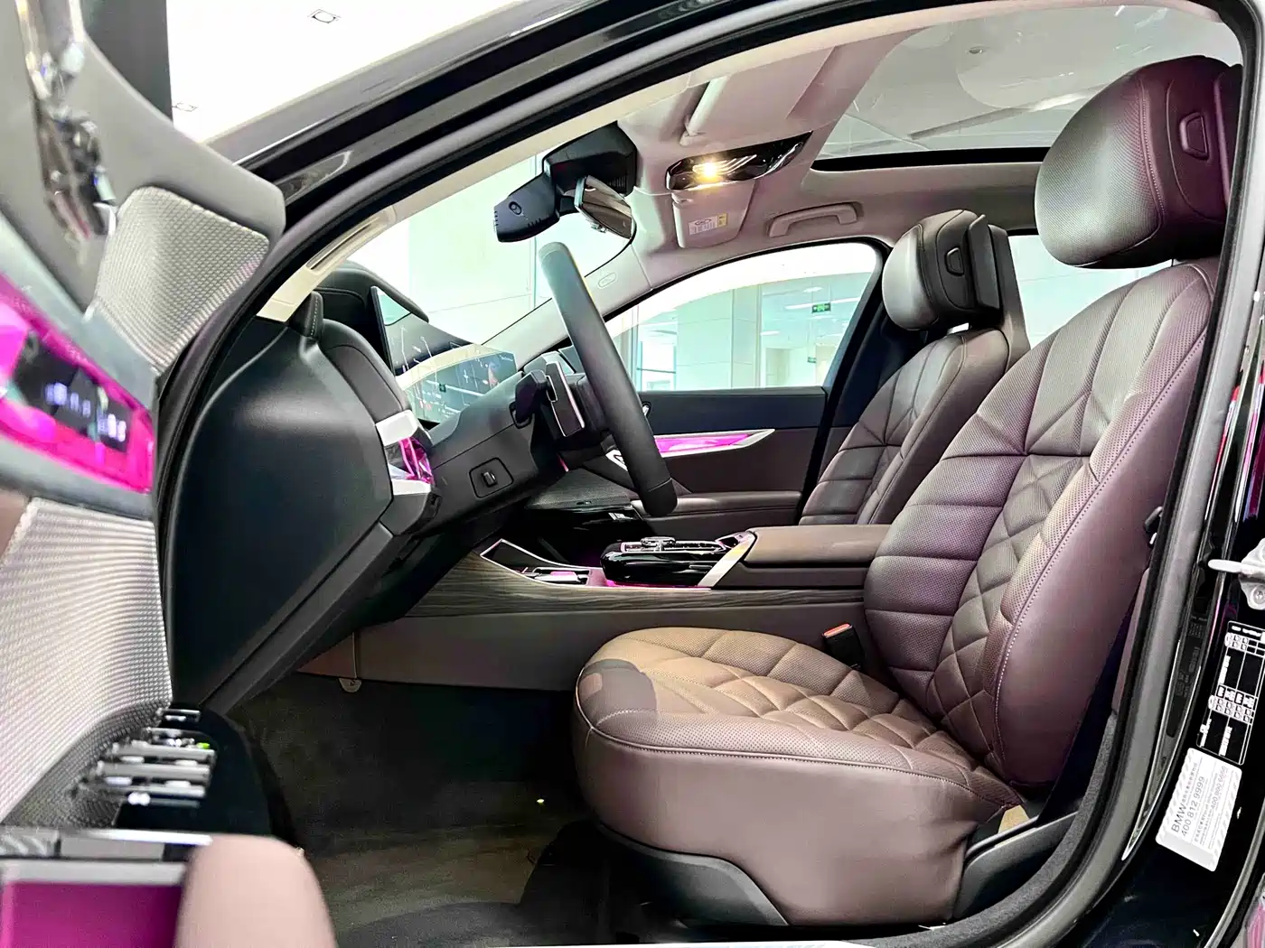 BMW 7 Series 2023 Model 735Li M Sport Package фото 7