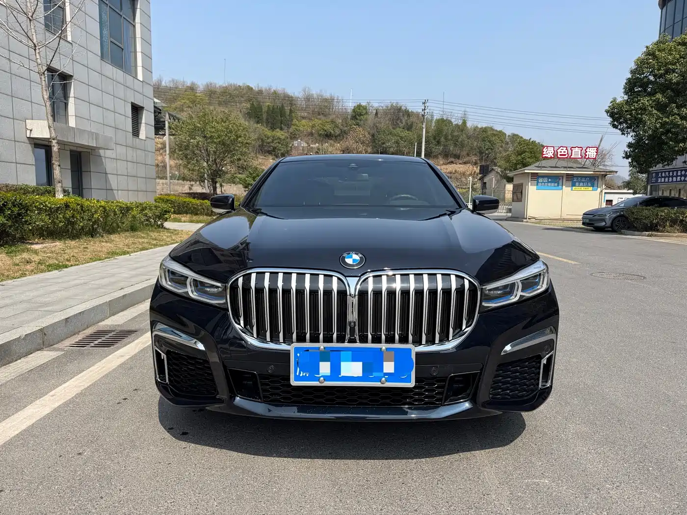 BMW 7 Series 2022 740Li Exclusive M Sport Package фото 2
