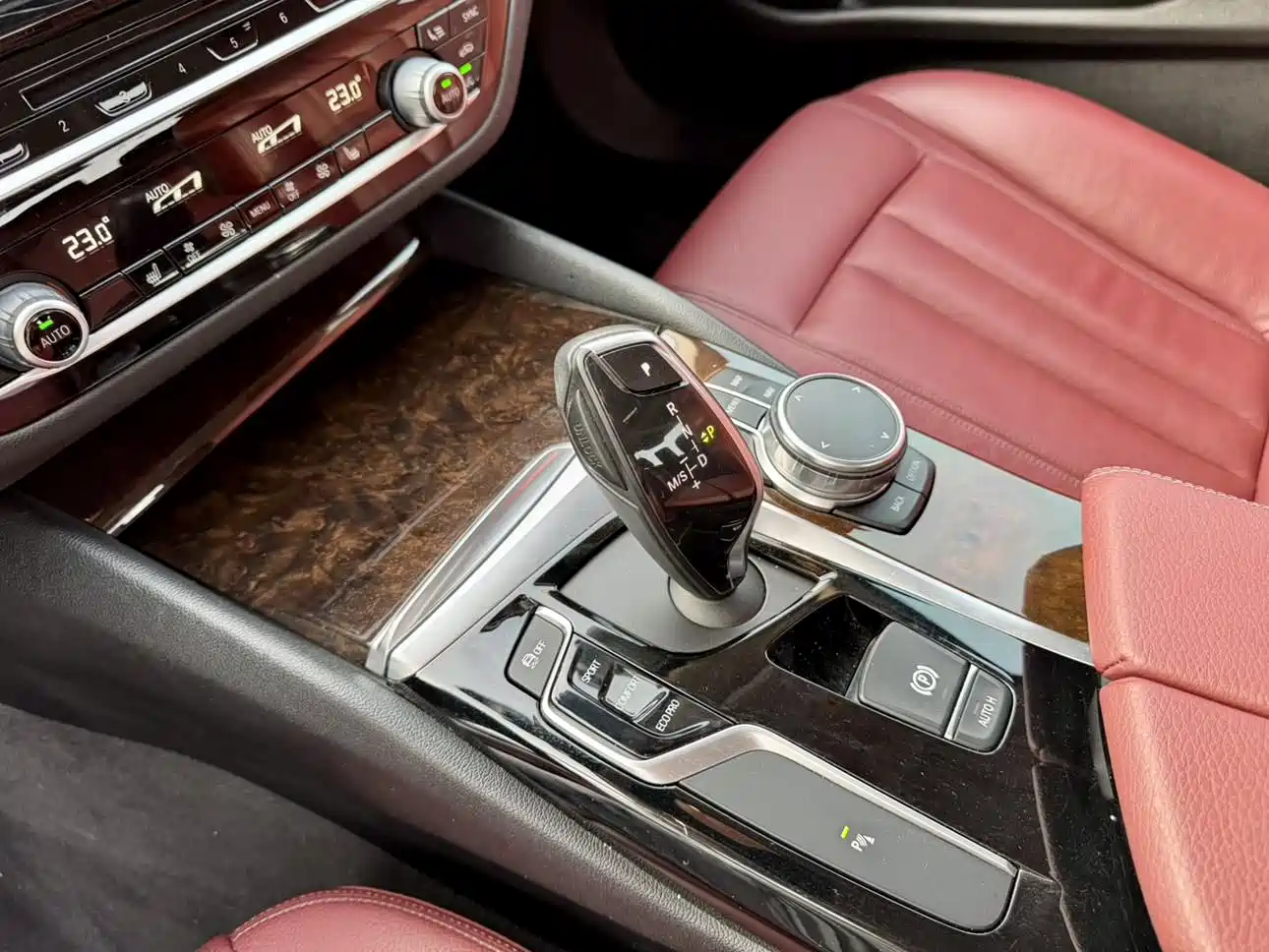 BMW 5 Series 2018 528Li Launch Special Edition фото 17
