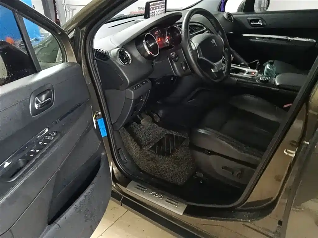 Peugeot 3008 2015 1.6THP Automatic Trend Edition фото 16