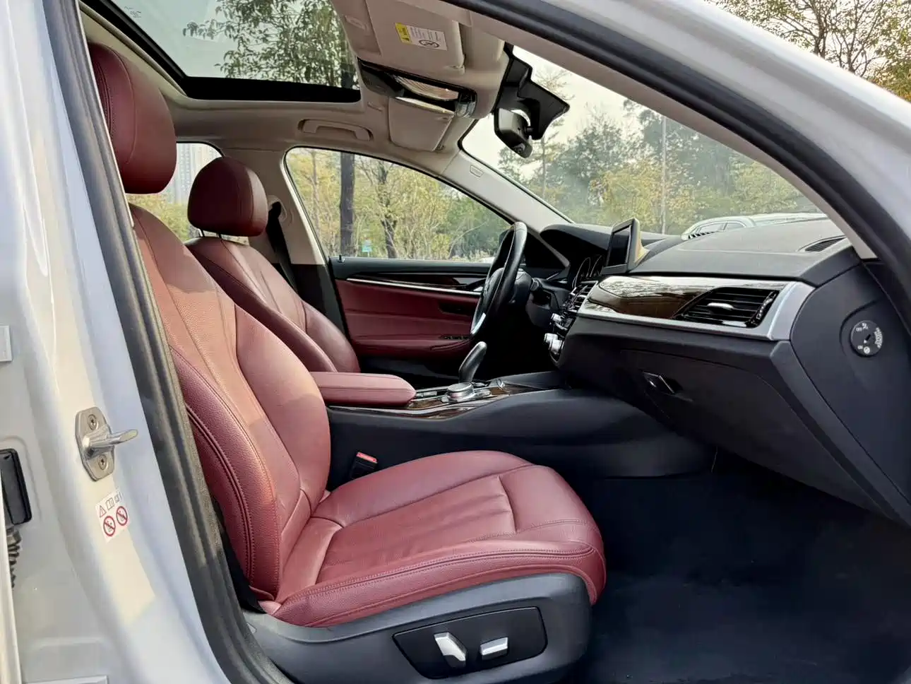 BMW 5 Series 2018 528Li Launch Special Edition фото 22