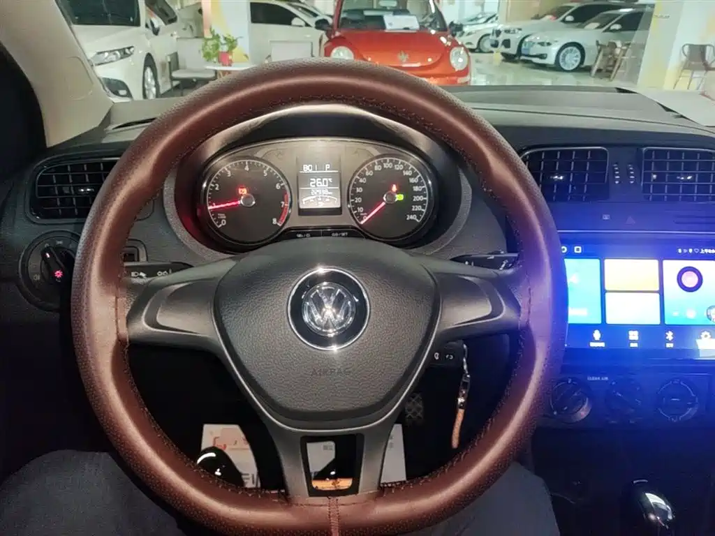 Volkswagen Polo 2016 1.4L Automatic Trend фото 11