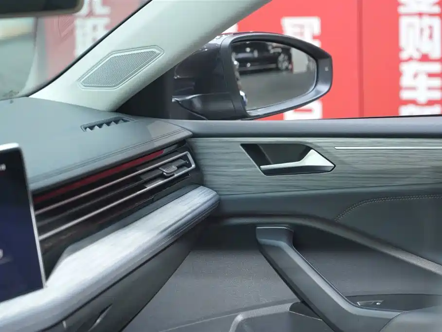 Volkswagen Sagitar 2023 300TSI DSG Surpassing Edition фото 16