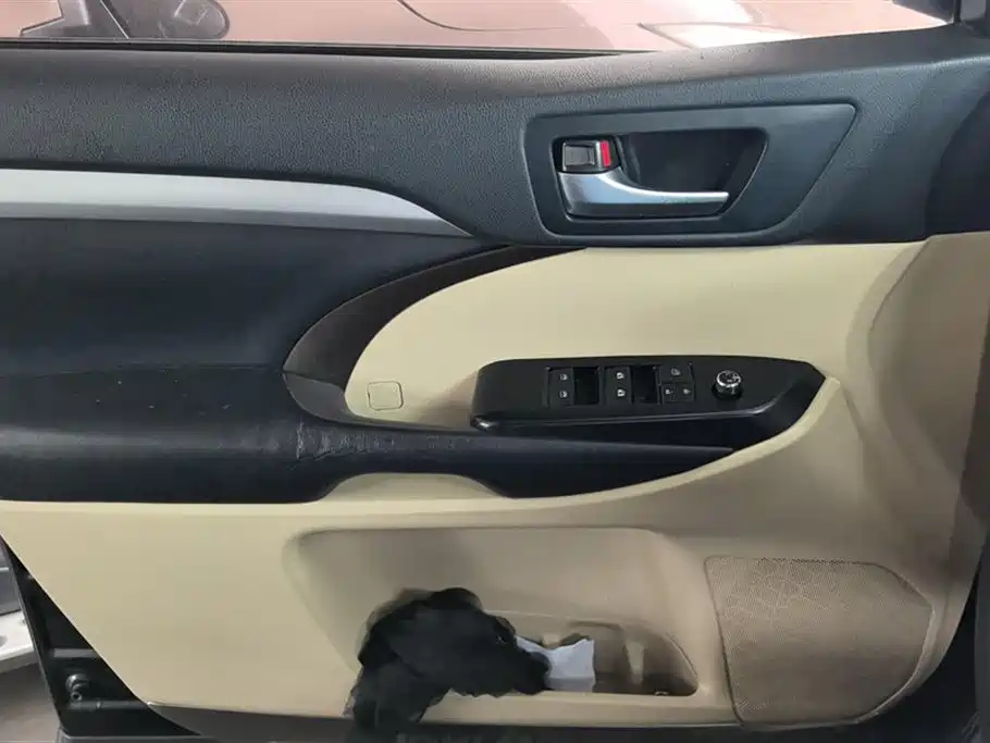 Toyota Highlander 2018 2.0T 4WD Elite 7-seater (China V) фото 7