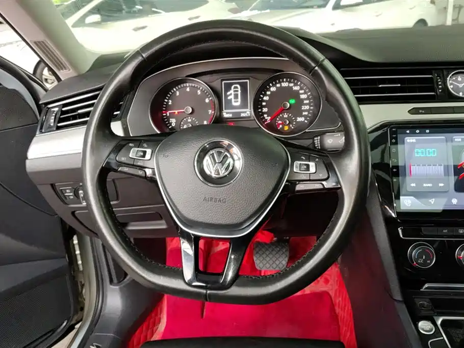 Volkswagen Magotan 2018 330TSI DSG Leading фото 15