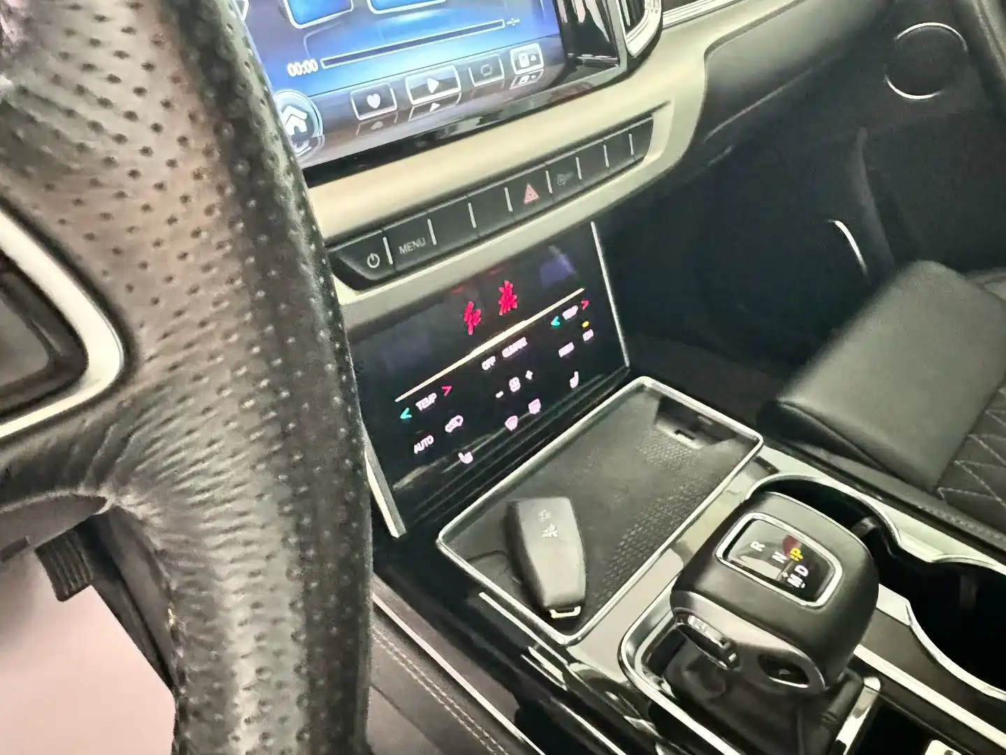 Фото 8 - Hongqi HS7