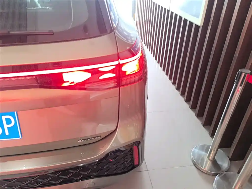 Volkswagen Tayron 2025 Tayron L 380TSI 4WD Luxury фото 8