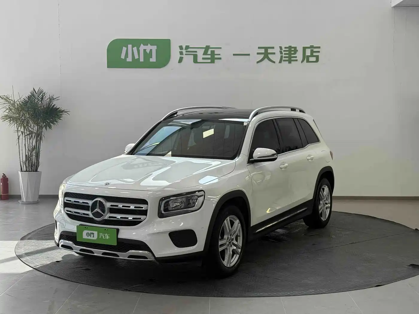 Фото 1 - Mercedes-Benz GLB