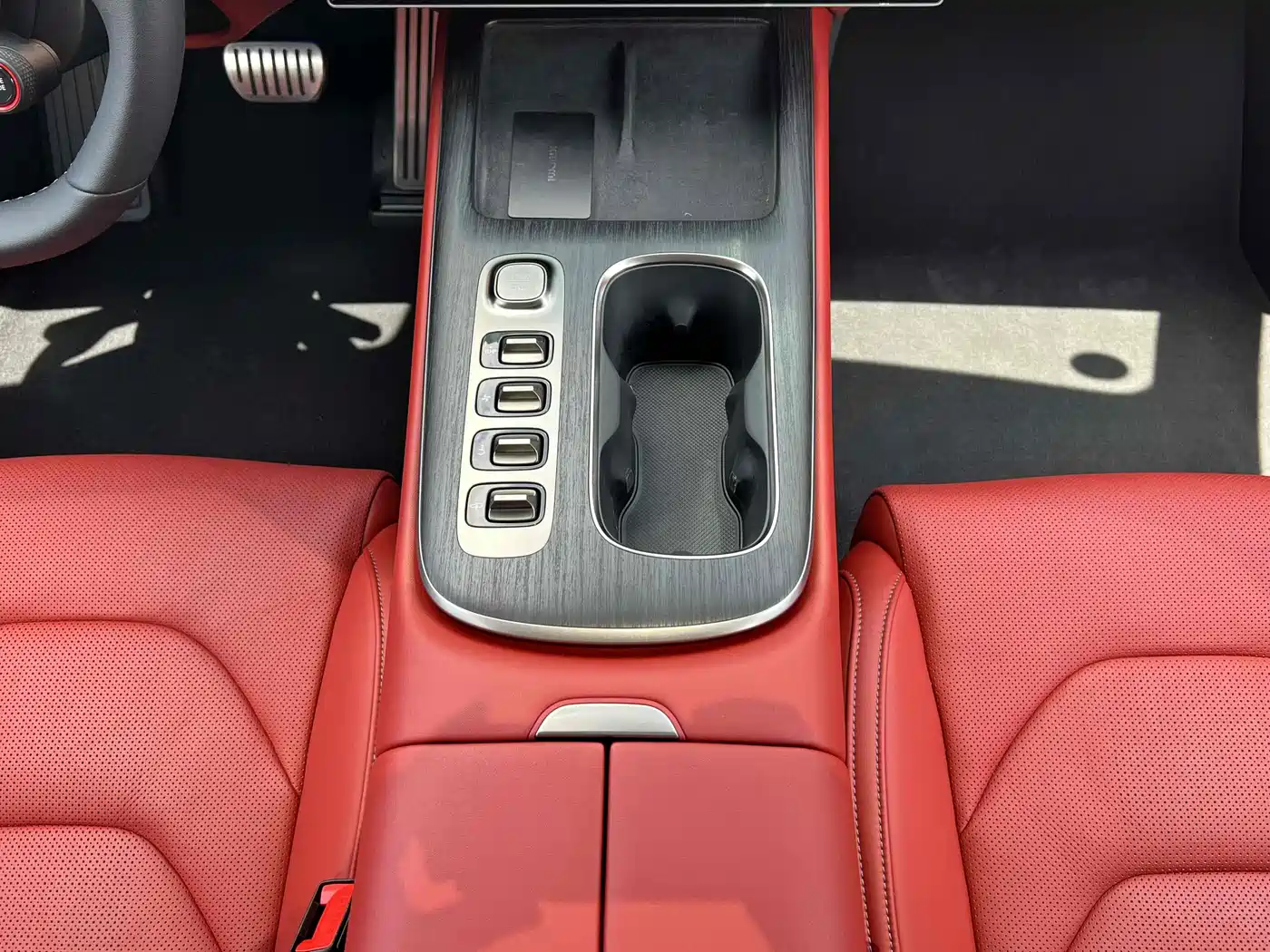 Xiaomi Auto Xiaomi SU7 2024 AWD Extended Range Advanced Smart Driving Max Edition фото 11