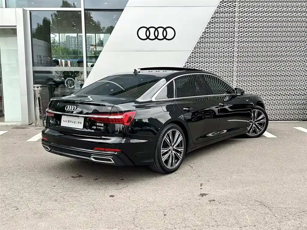 Фото 4 - Audi A6L
