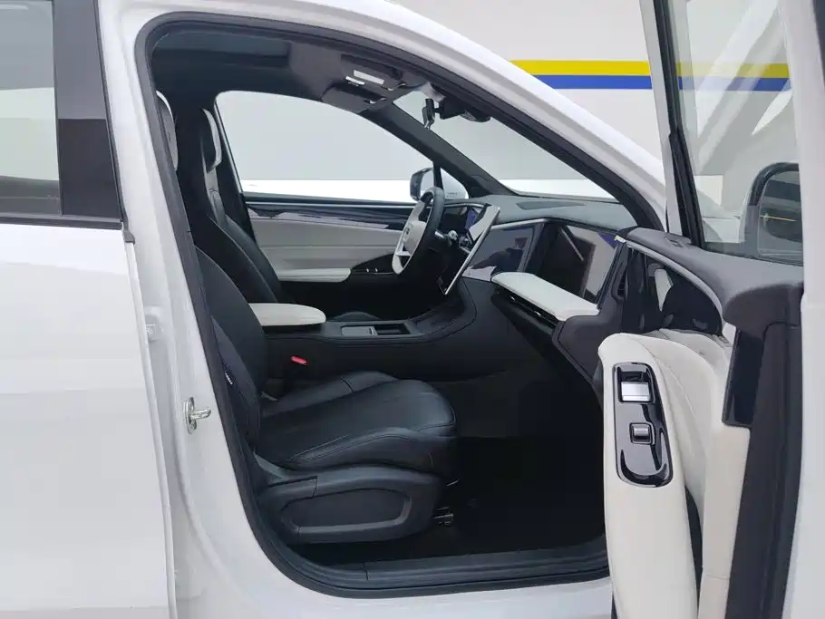 Фото 8 - Geely Galaxy Galaxy L7