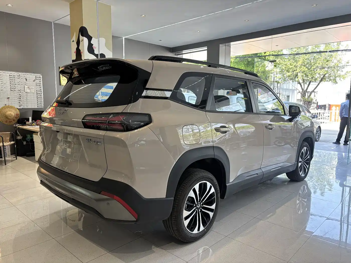Wuling Motors Starlight 560 2025 Model Gasoline Version 5-seater фото 5