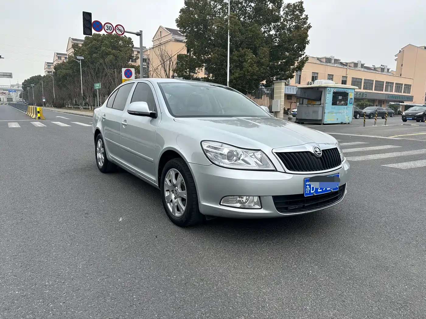 Škoda Octavia 2014 1.6L Auto Yijie Edition фото 3