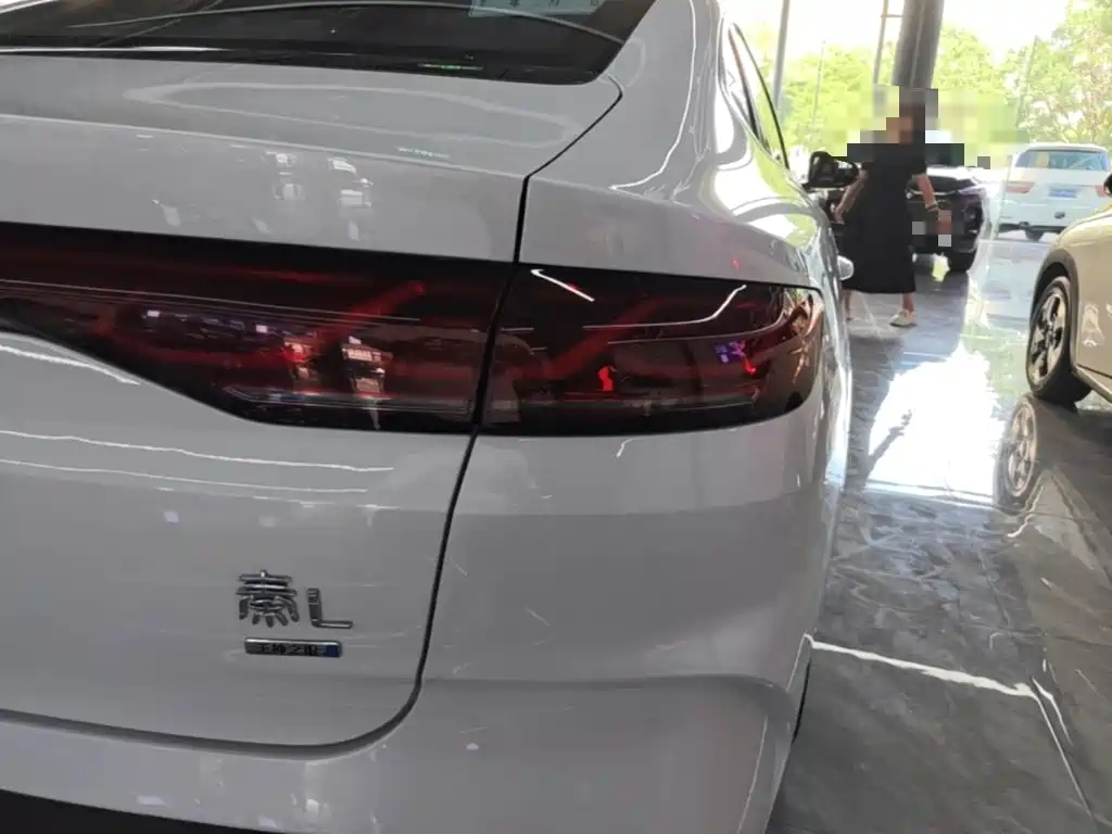 BYD Qin L 2025 2025 DM-i Smart Drive Edition 120KM Surpassing