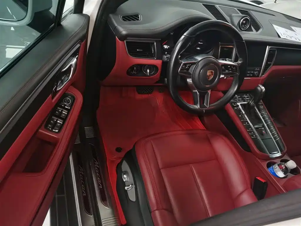 Porsche Macan 2017 Macan 2.0T фото 13