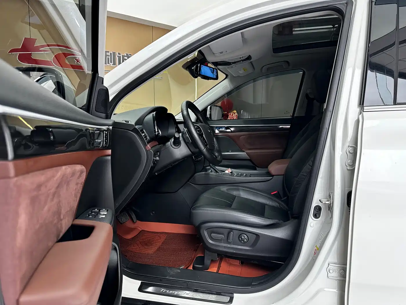 GAC Trumpchi Trumpchi GS8 2017 320T 2WD Luxury Smart Connect (7-seater) фото 9