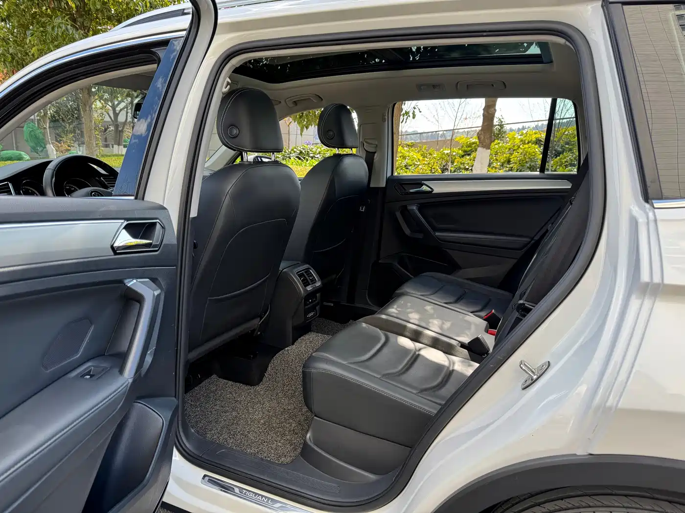 Volkswagen Tiguan L 2021 330TSI Automatic 2WD Smart фото 17