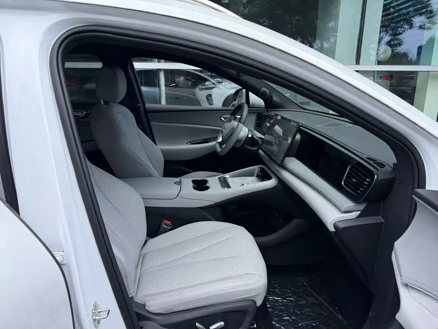 BYD Sealion 06 New Energy 2025 DM-i 170 Pilot Pro Edition фото 7