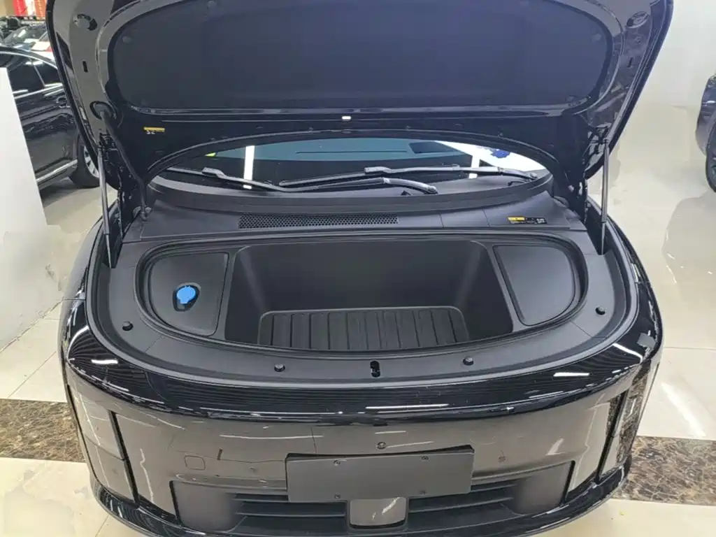 Li Auto i6 2026 2025 2WD Base Model
