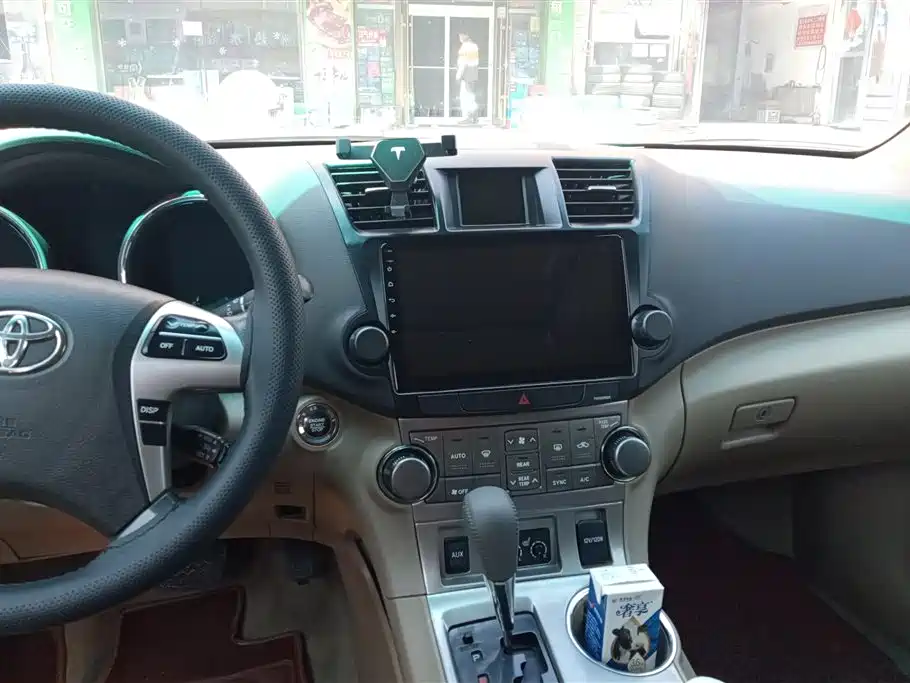 Toyota Highlander 2012 2.7L 2WD 7-Seater Luxury Edition фото 13
