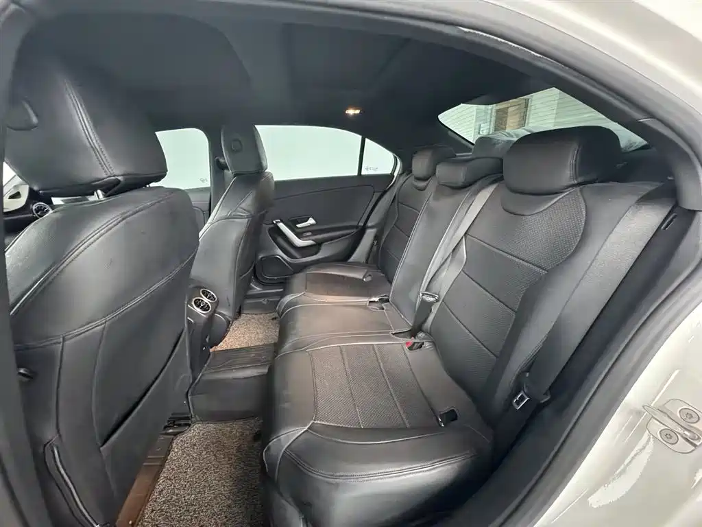Mercedes-Benz A-Class 2025 A 200 L Fashion Edition фото 11