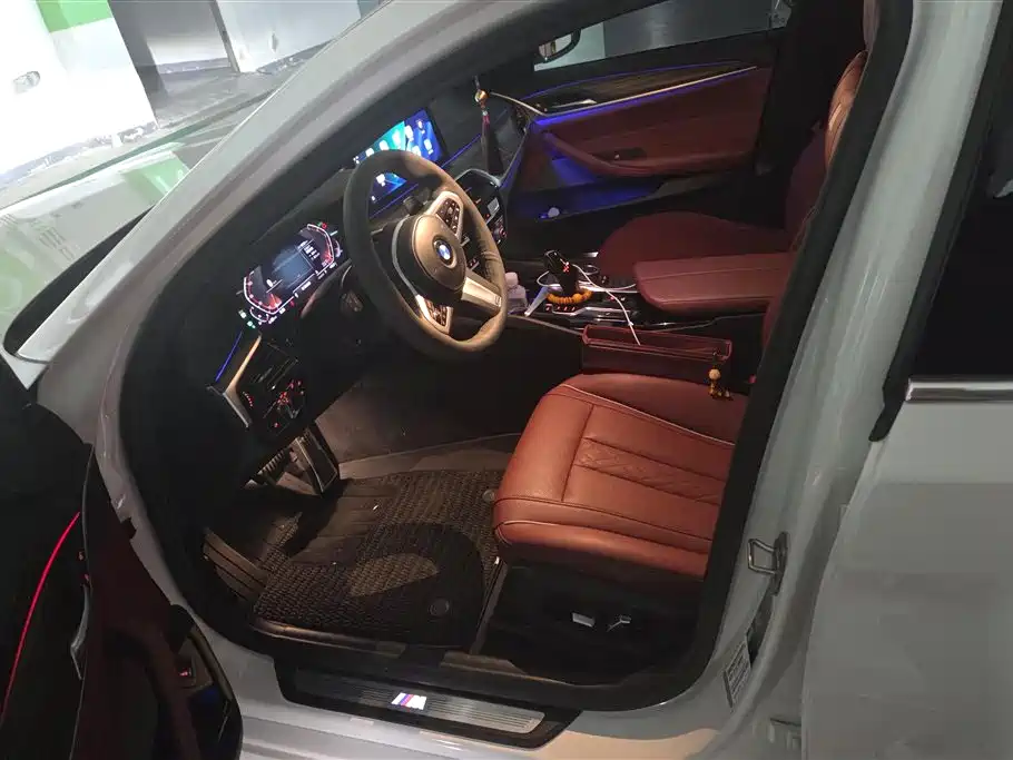 BMW 5 Series 2022 530Li Leading M Sport Package фото 9