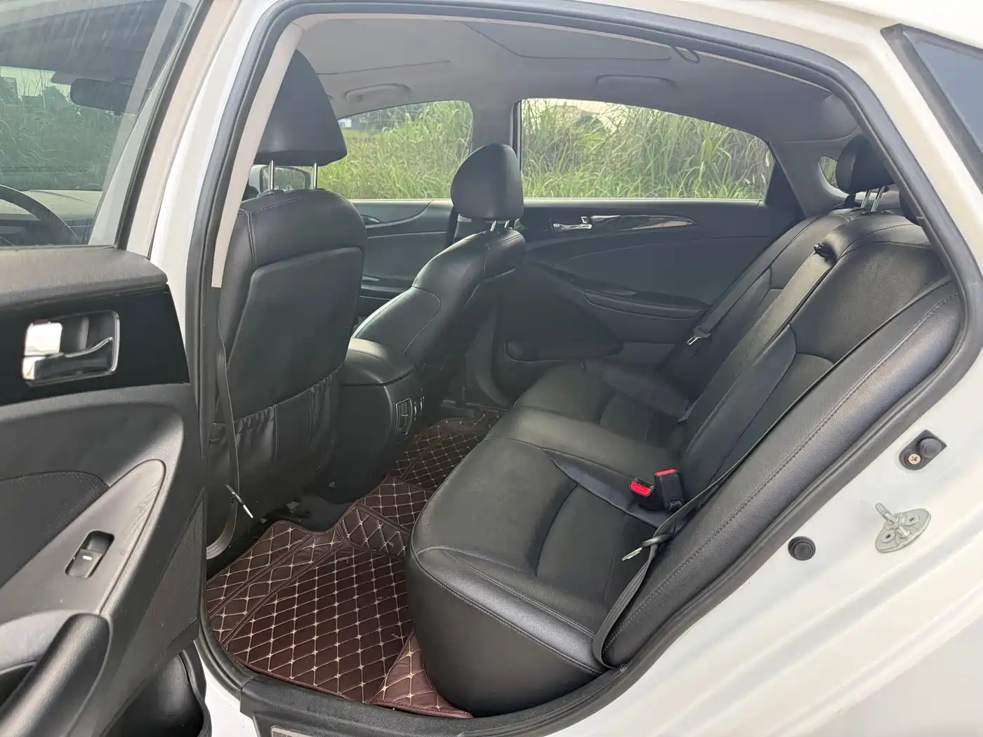 Hyundai Sonata 2014 2.4L Automatic Leading Edition China IV фото 10
