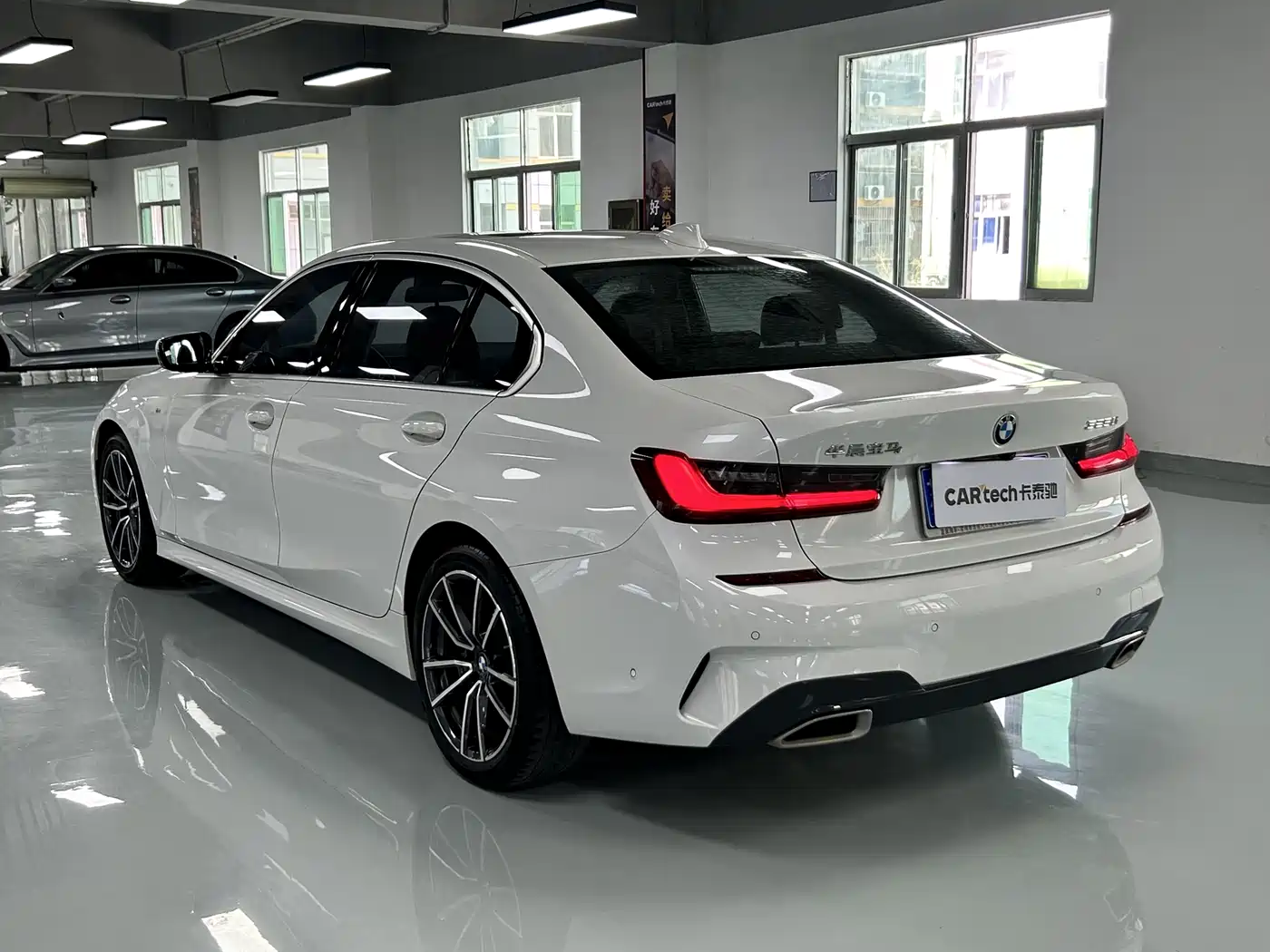 BMW 3 Series 2022 325Li M Sport Package фото 5