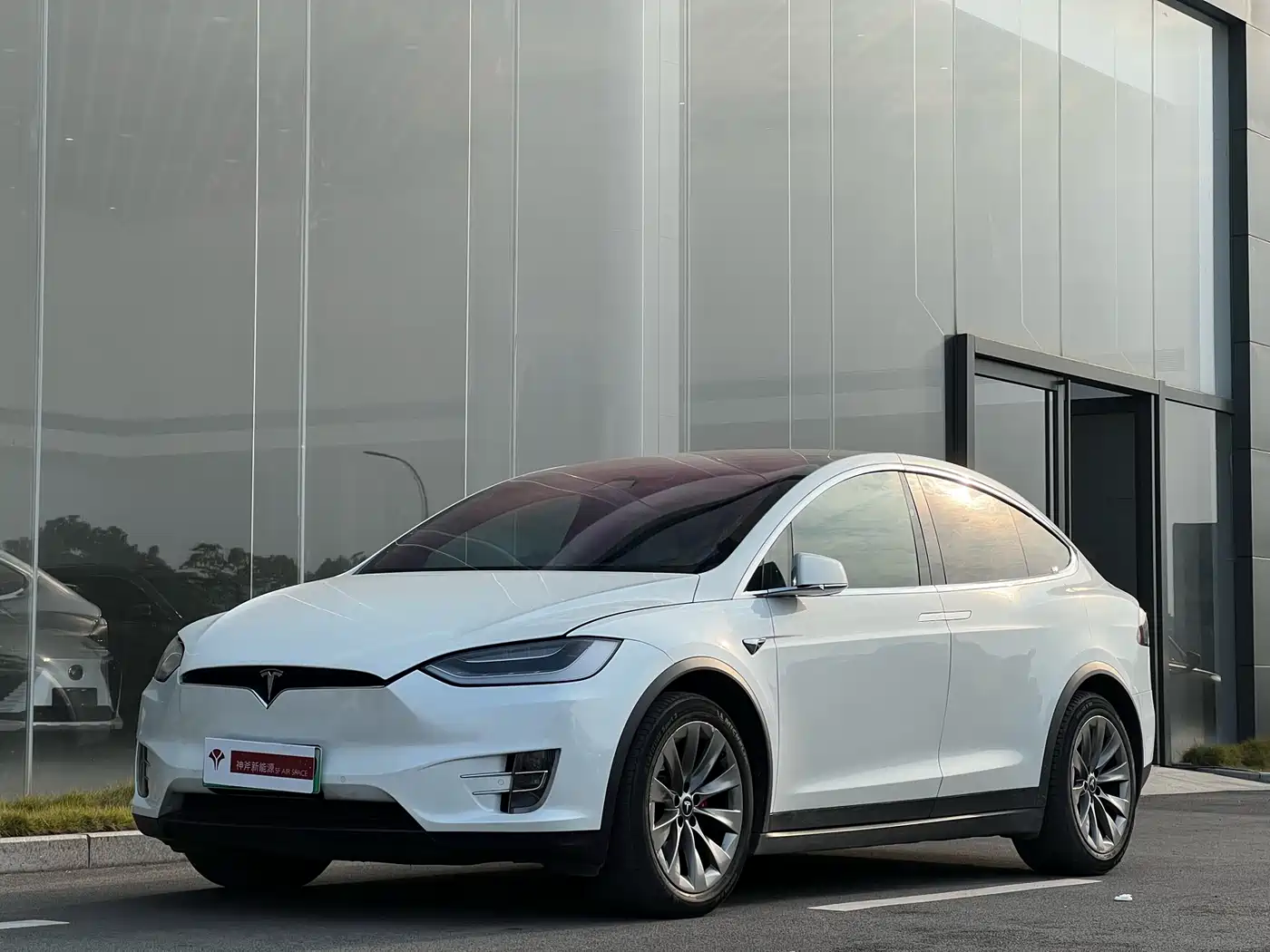 TESLA MODEL X