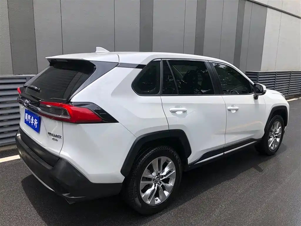 Toyota Wildlander 2020 2.0L CVT AWD Luxury Edition фото 13